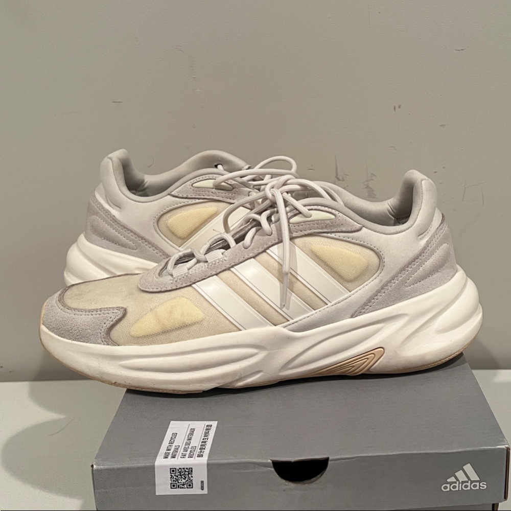 Women's Adidas Ozelle Cloudfoam Comfort white / white size 10.5M